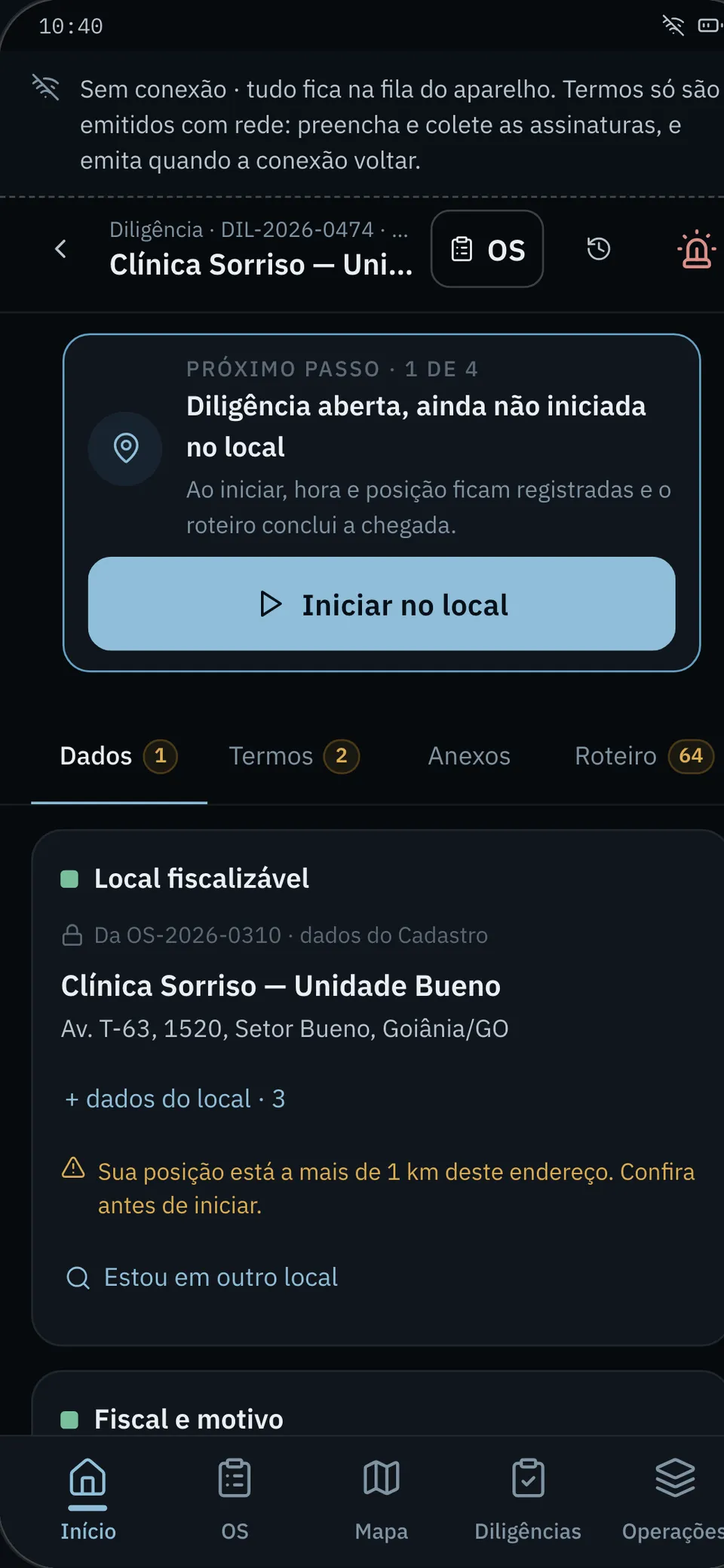 Aplicativo Android do fiscal com a diligência aberta sem conexão e o trabalho guardado na fila do aparelho.